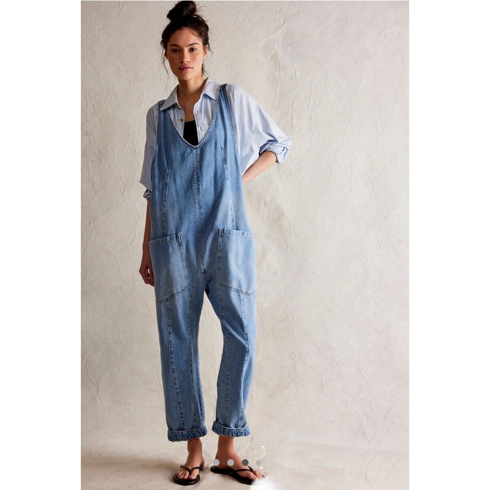 Free People High Roller Slouchy overalls in Kansas Cotton Blue Denim Size Medium
